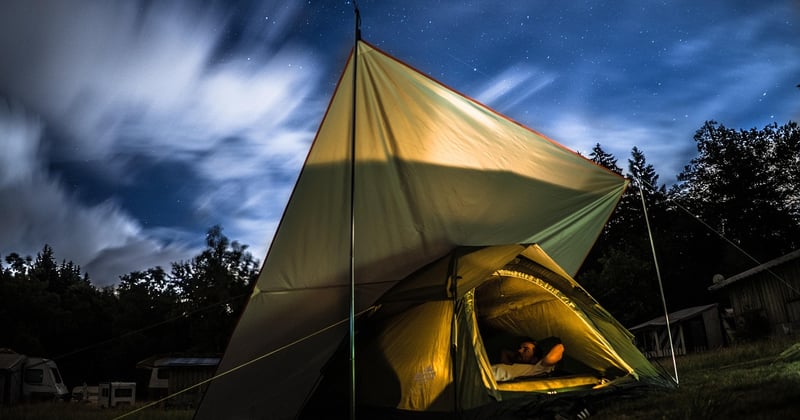 Les erreurs à éviter lors du montage de sa tente : le guide pour camper serein